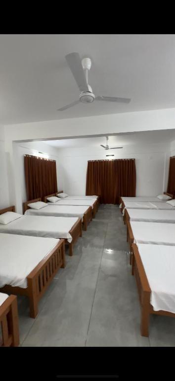 Jayalakshmi Rooms Vaduvanchal 외부 사진