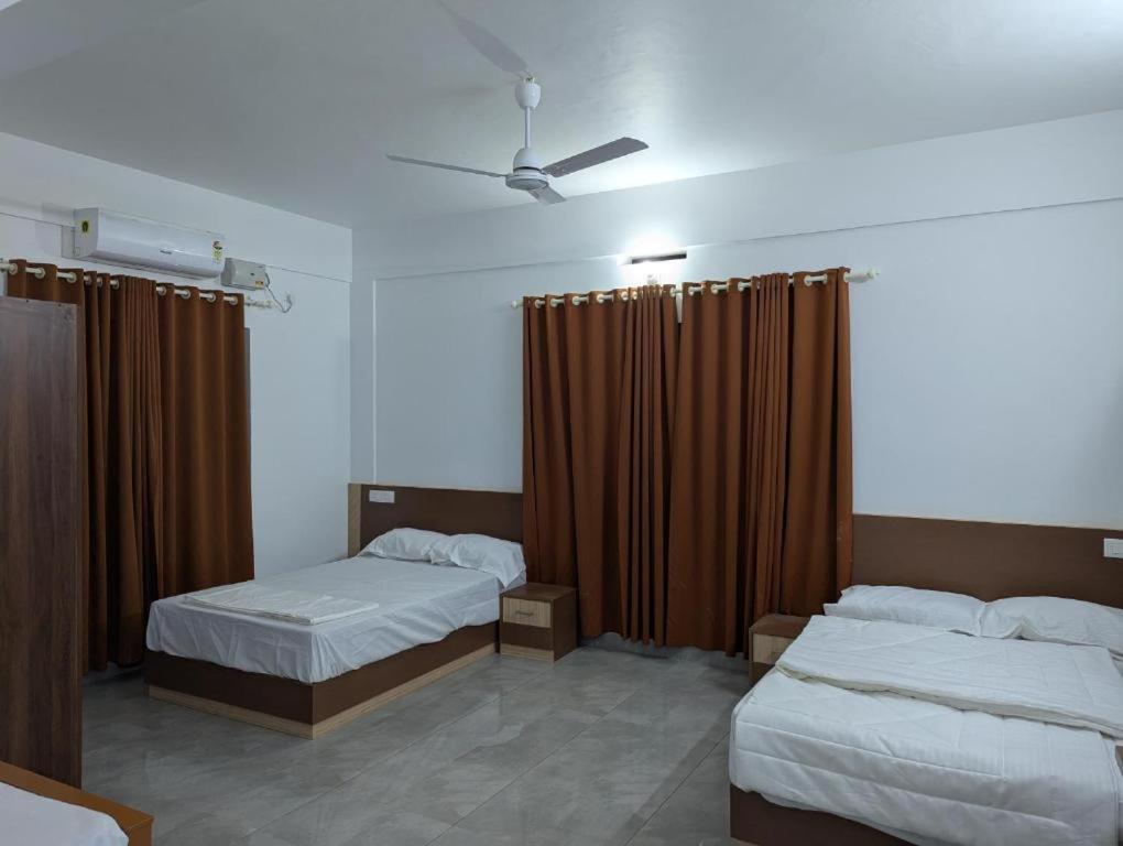 Jayalakshmi Rooms Vaduvanchal 외부 사진
